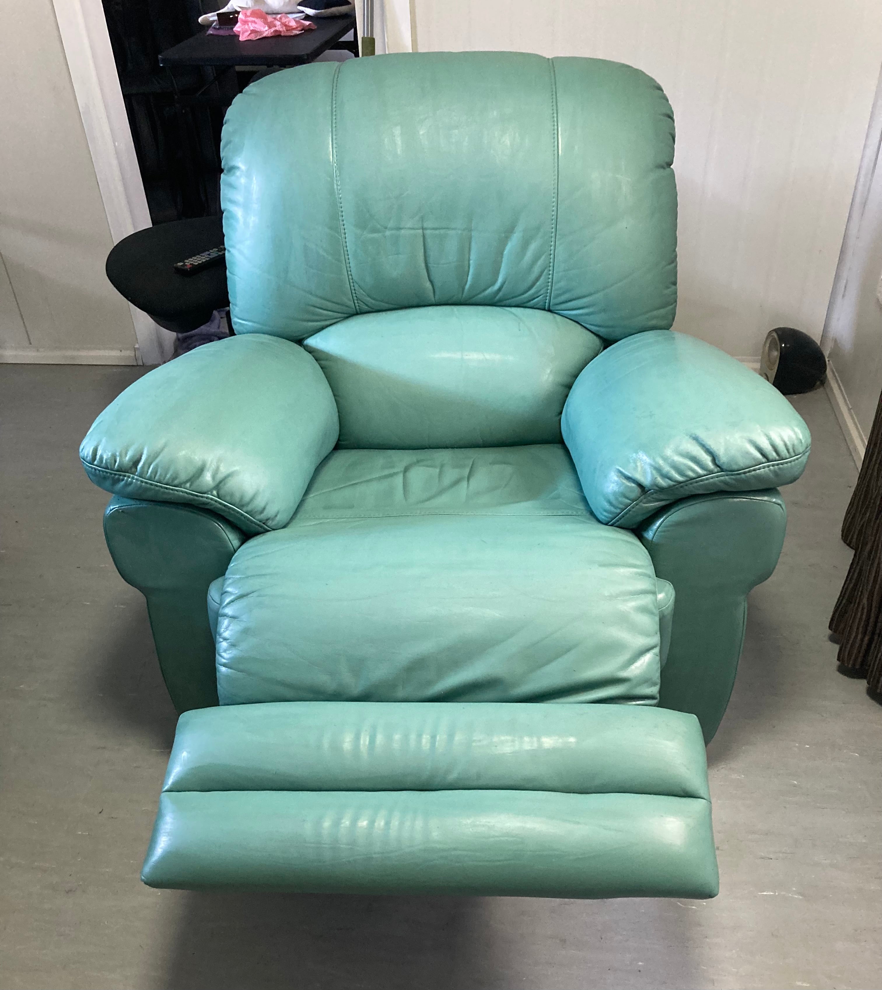 Leather Hero - Leather Repair & Recolour Kit - Leaf - After photo